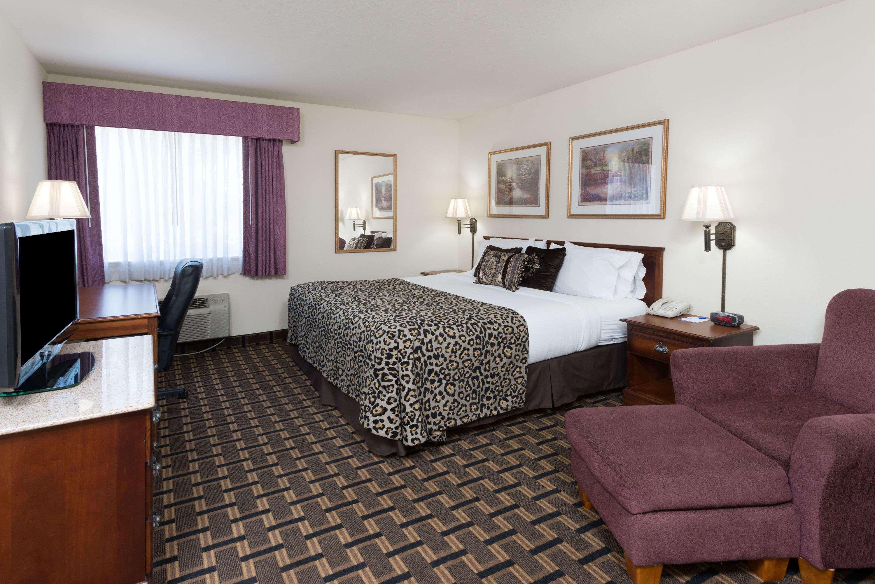 Baymont By Wyndham Osage Hotel Osage Beach