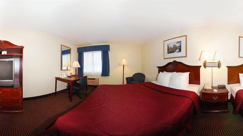 Baymont By Wyndham Osage Hotel Osage Beach